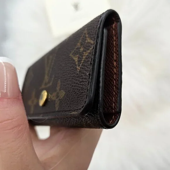 Louis Vuitton Monogram Key Case - Picture 9 of 15